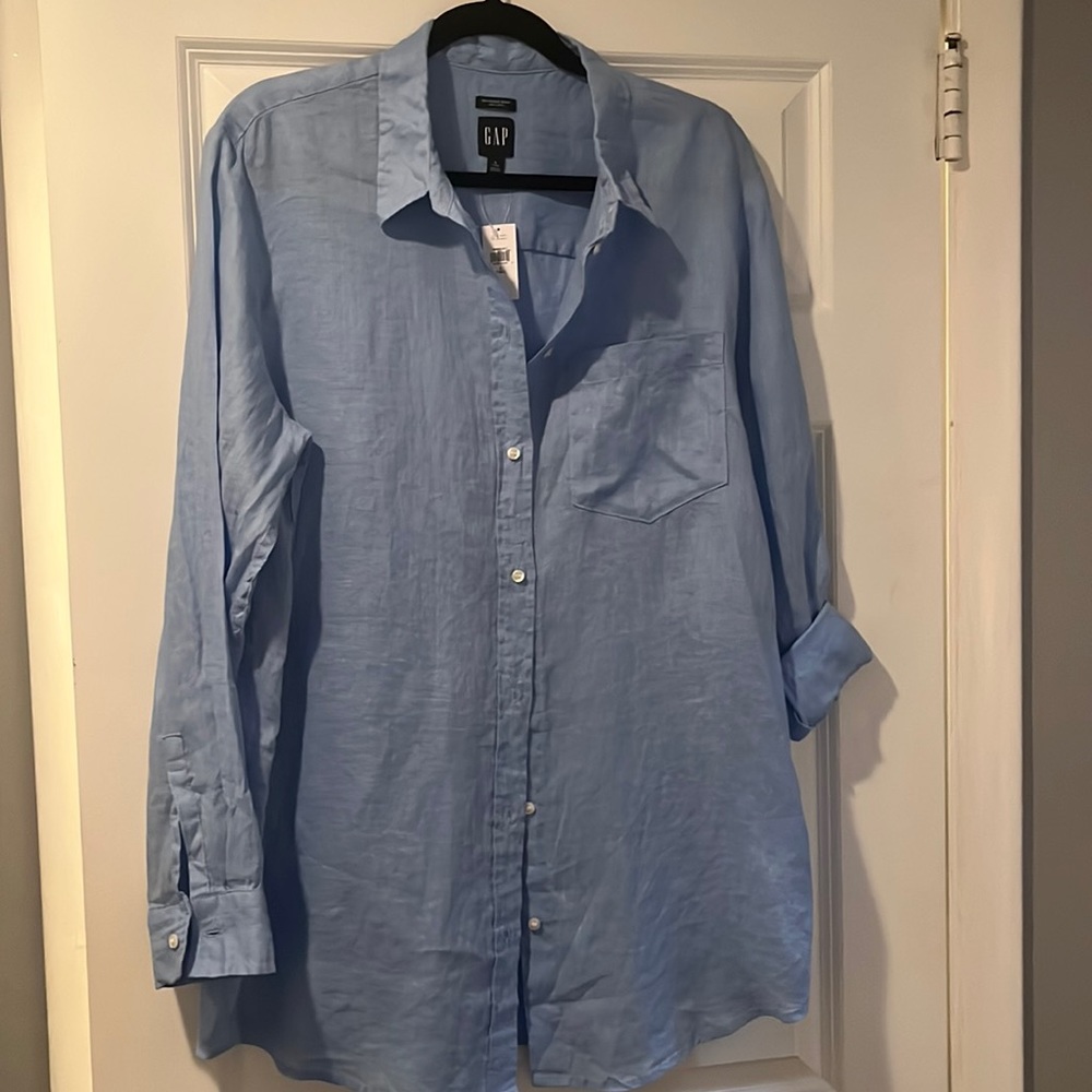 Gap Boyfriend tall button down shirt